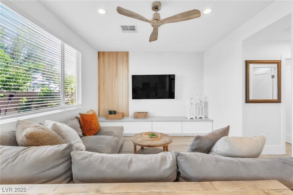 MLS #2718820 image #0