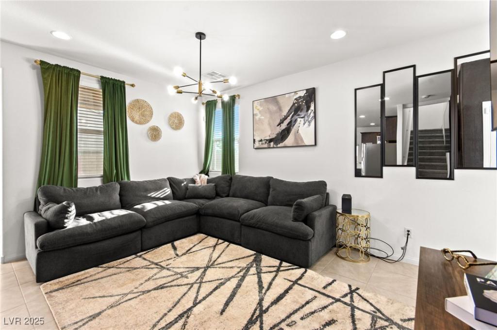 MLS #2718953 image #0