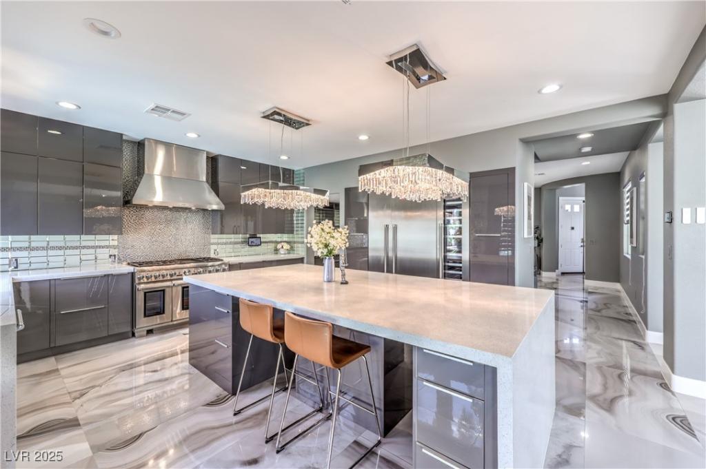 MLS #2718977 image #0