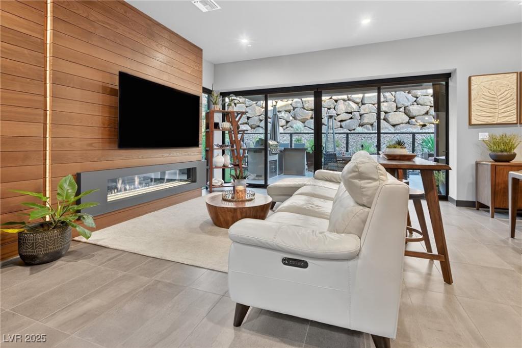 MLS #2720423 image #0