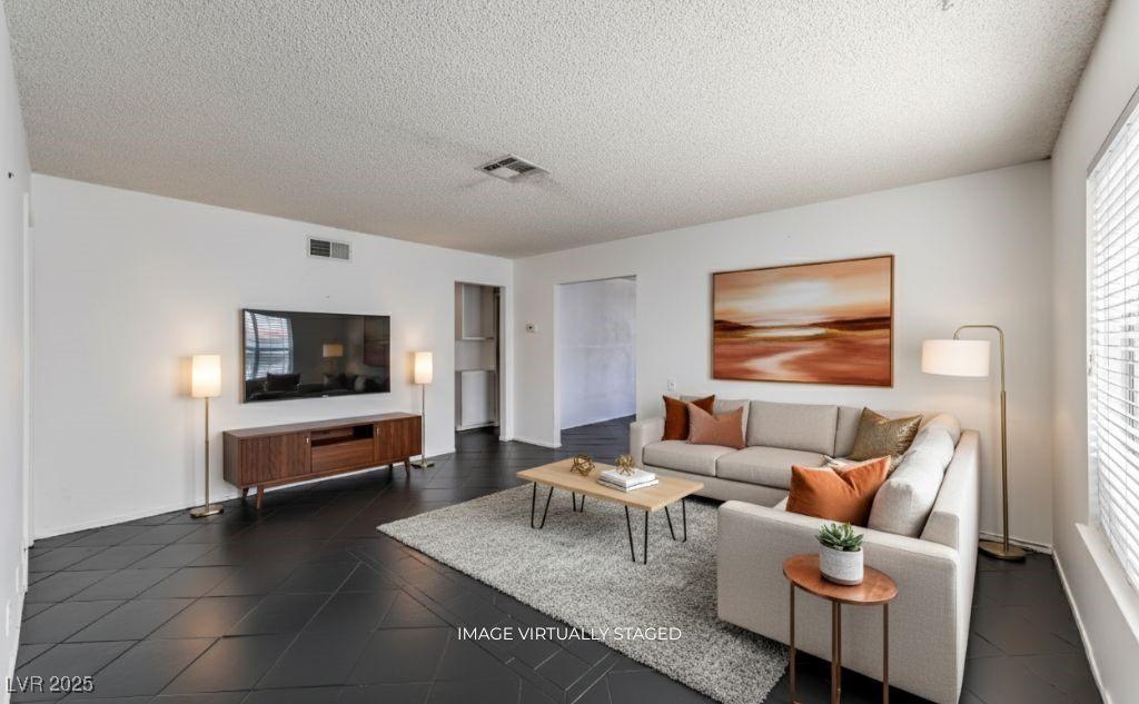 MLS #2720948 image #0