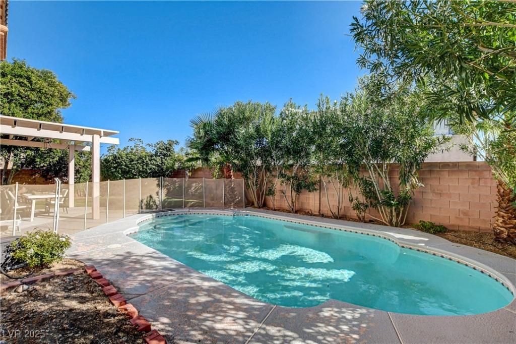 MLS #2722018 image #0