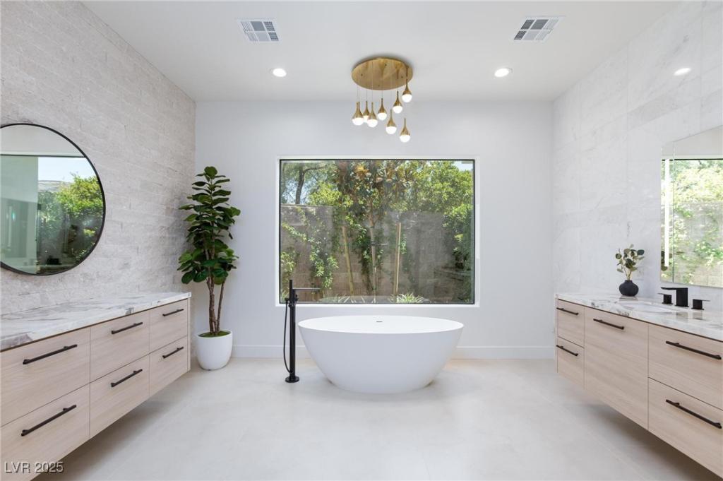 MLS #2724646 image #0