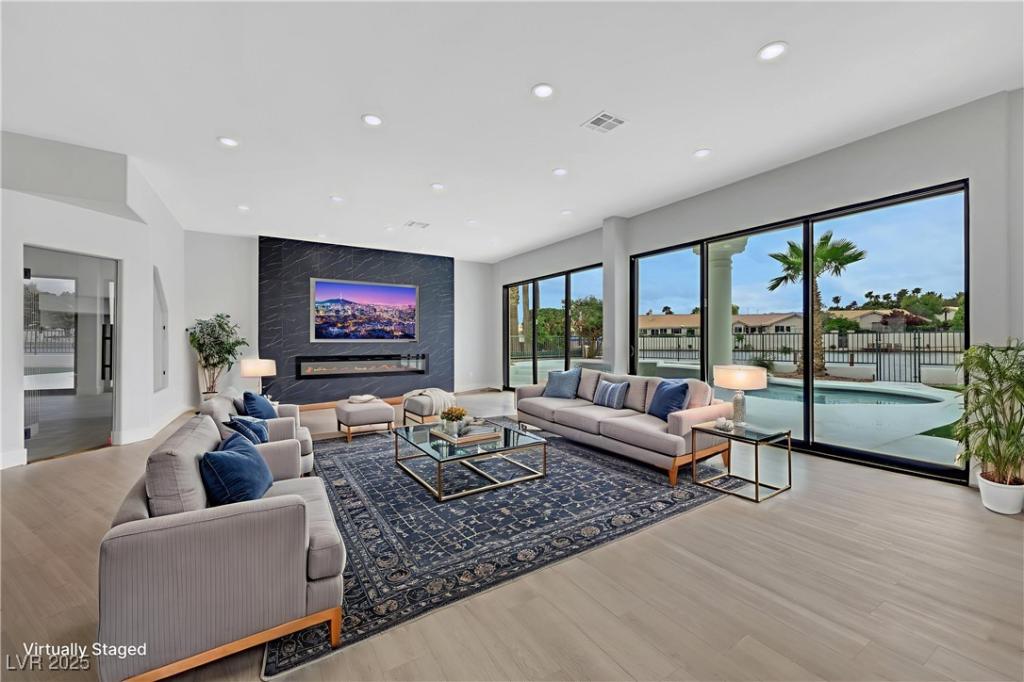 MLS #2726147 image #0