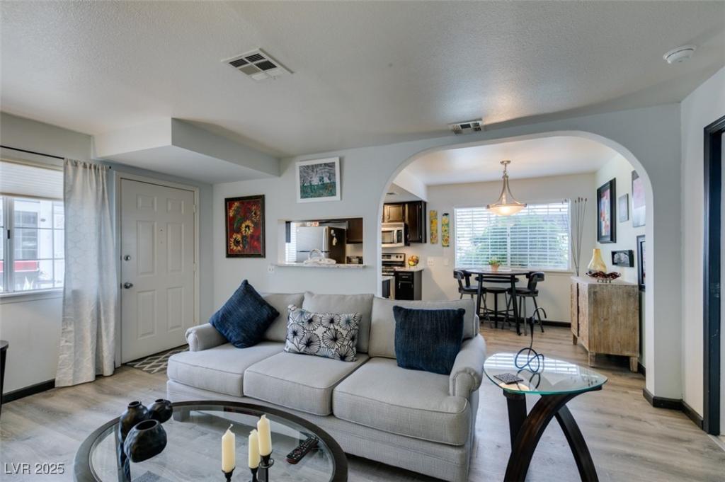 MLS #2729198 image #0