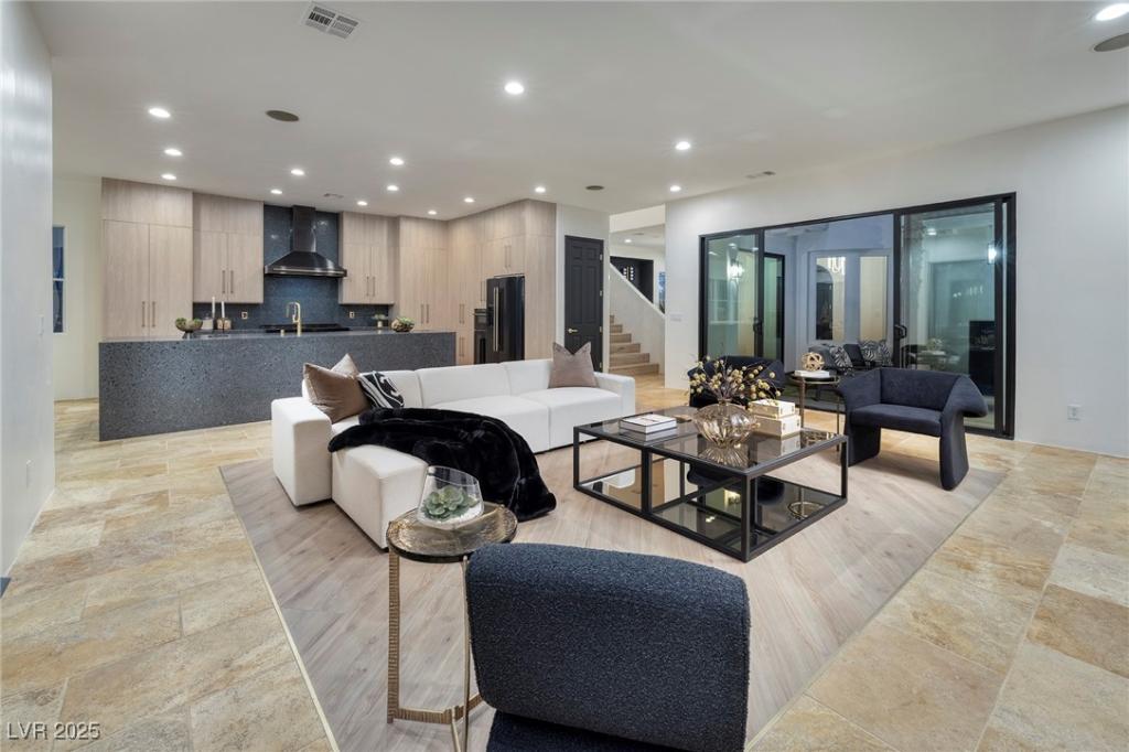 MLS #2730655 image #0