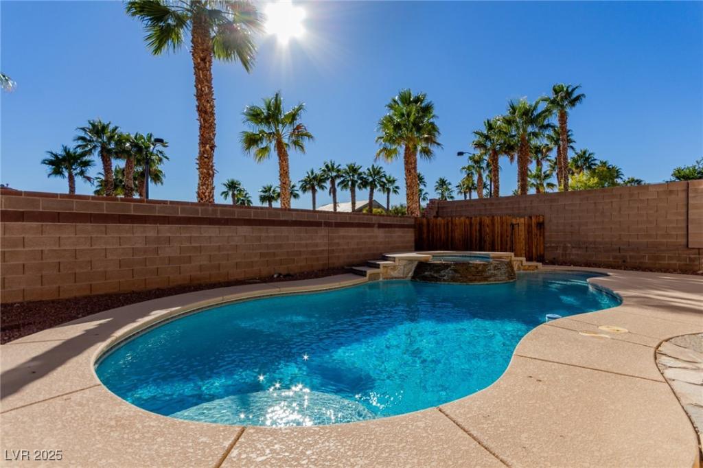 MLS #2731467 image #0