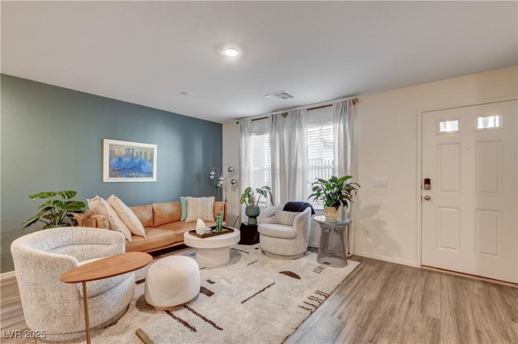 MLS #2733974 image #0