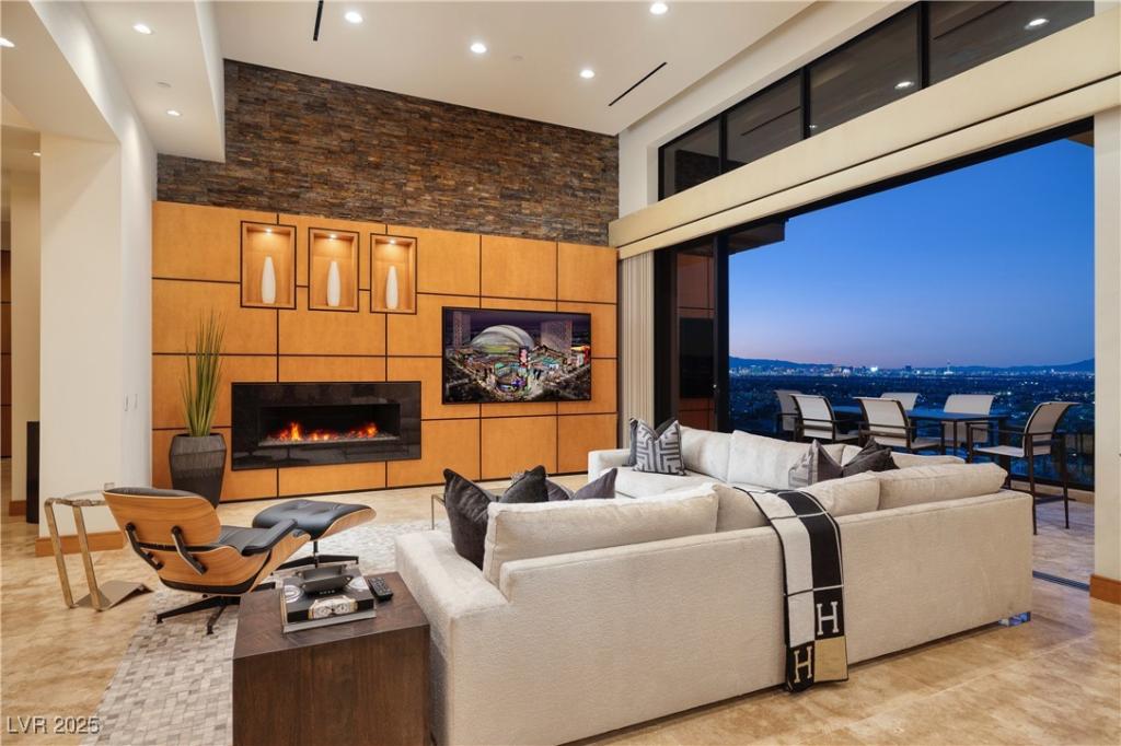 MLS #2736094 image #0