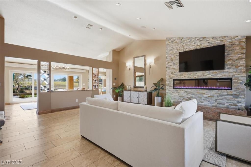 MLS #2736145 image #0