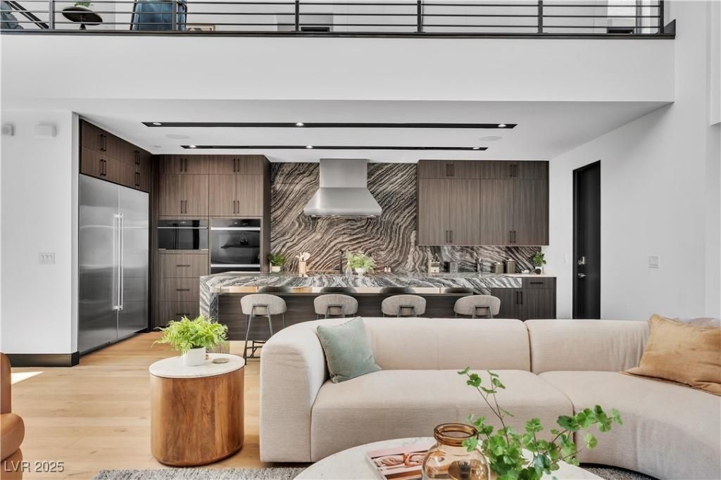 MLS #2736335 image #0