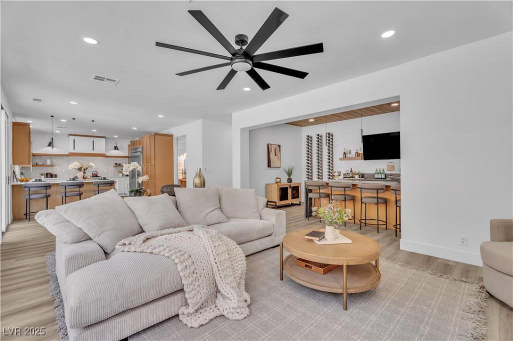 MLS #2738076 image #0