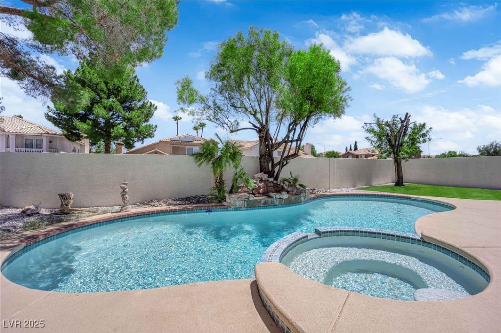 MLS #2738856 image #0