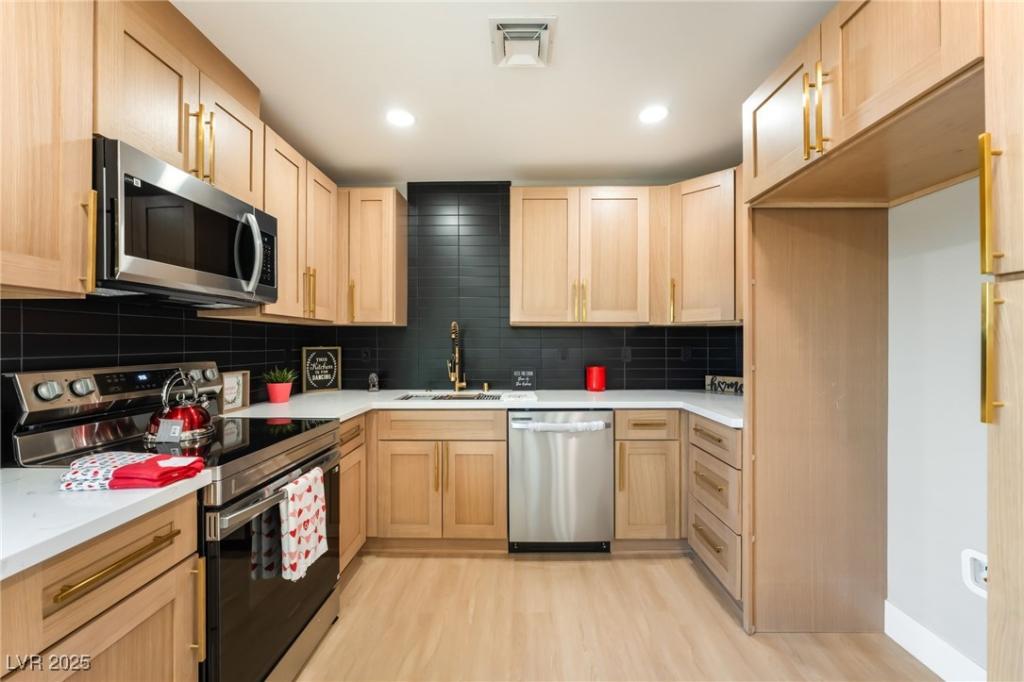 MLS #2739936 image #0