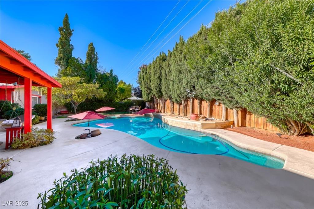 MLS #2741336 image #0