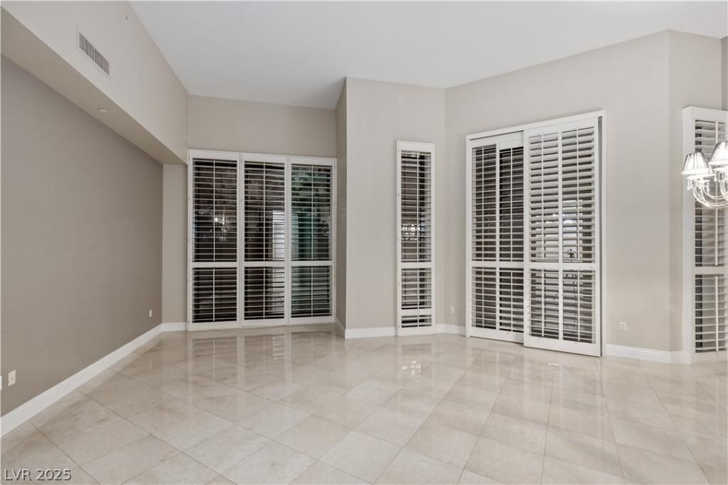 MLS #2742037 image #0