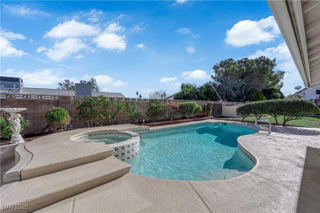 MLS #2744968 image #0