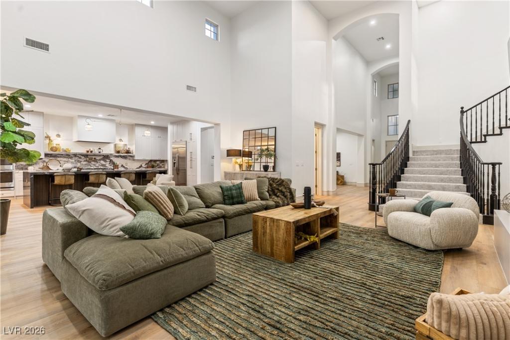 MLS #2745447 image #0