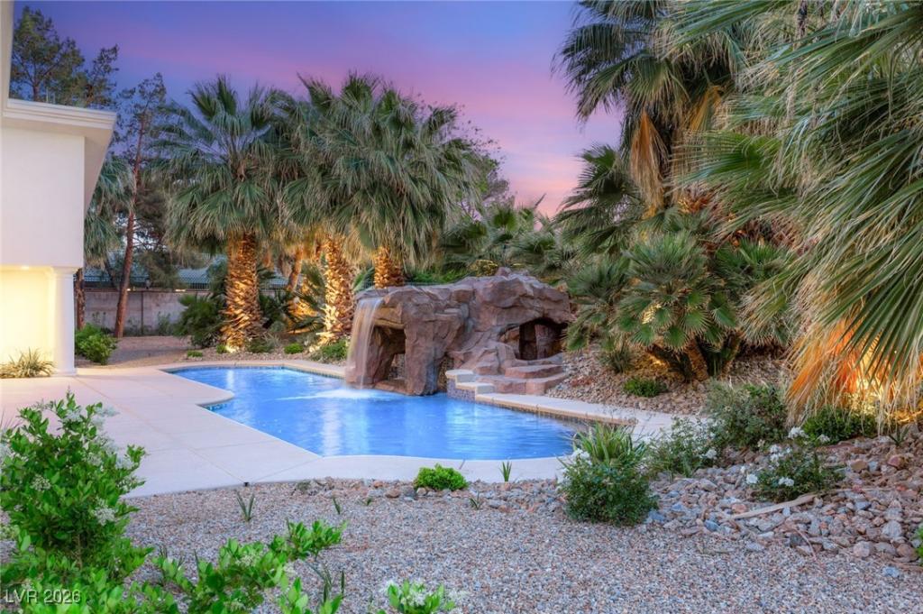 MLS #2745872 image #0