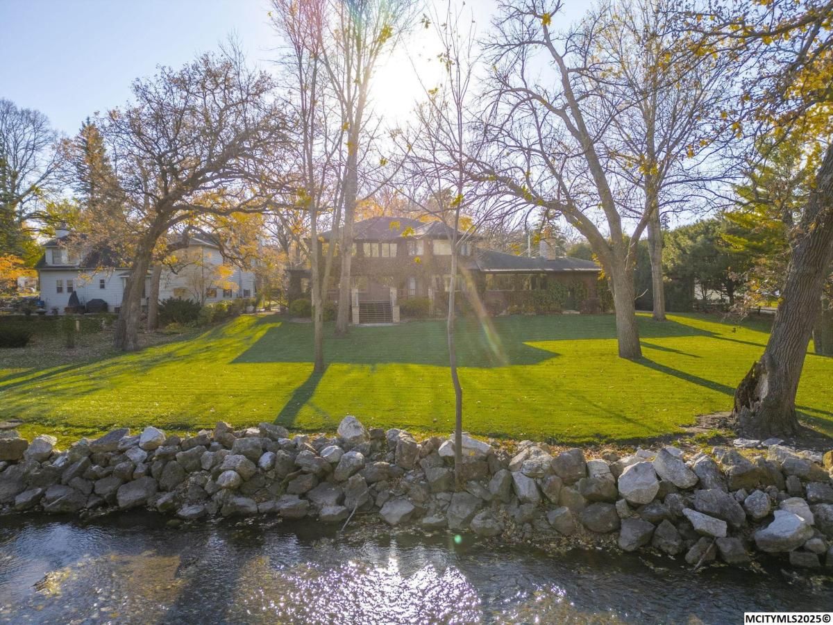 MLS #240560 image #0