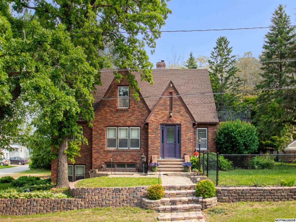 MLS #250354 image #0