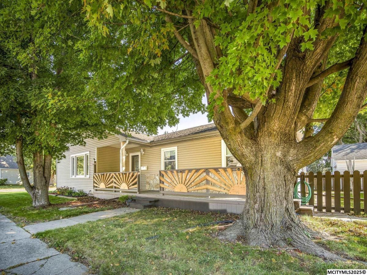 MLS #250433 image #0