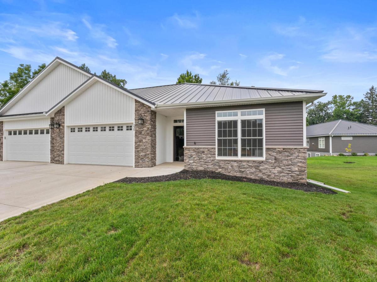 MLS #25010858 image #0