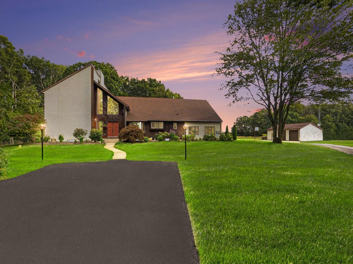 MLS #25045438 image #0