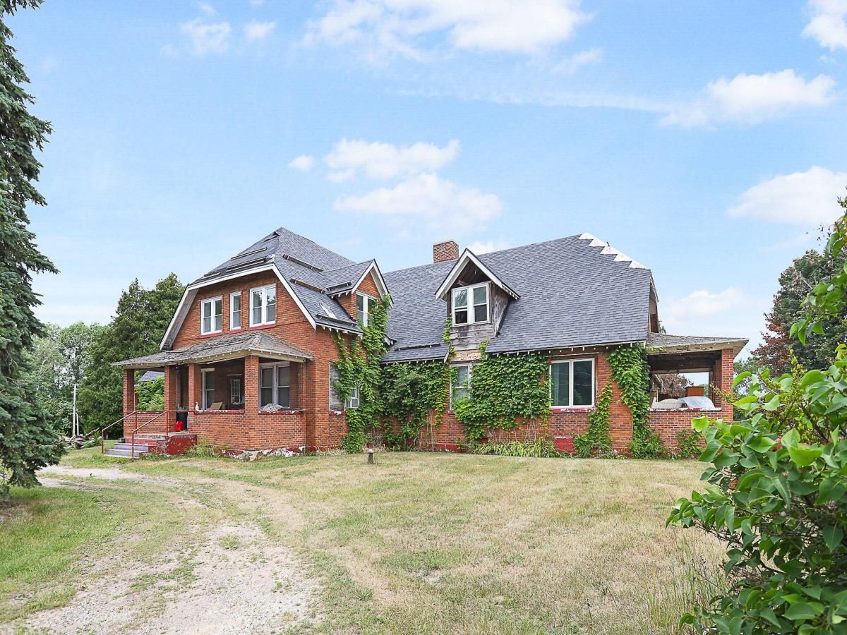 MLS #26005615 image #0