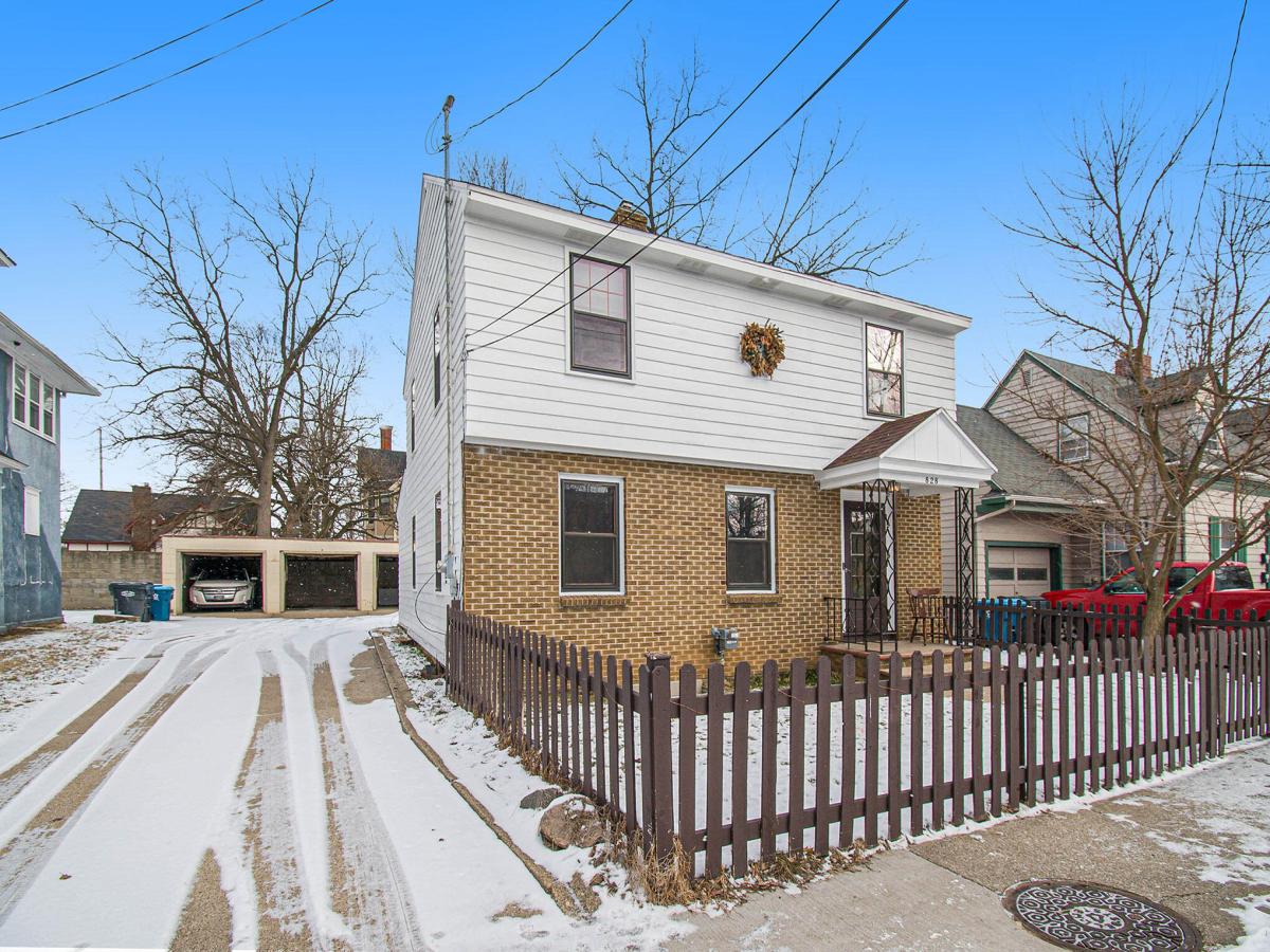 MLS #26007278 image #0