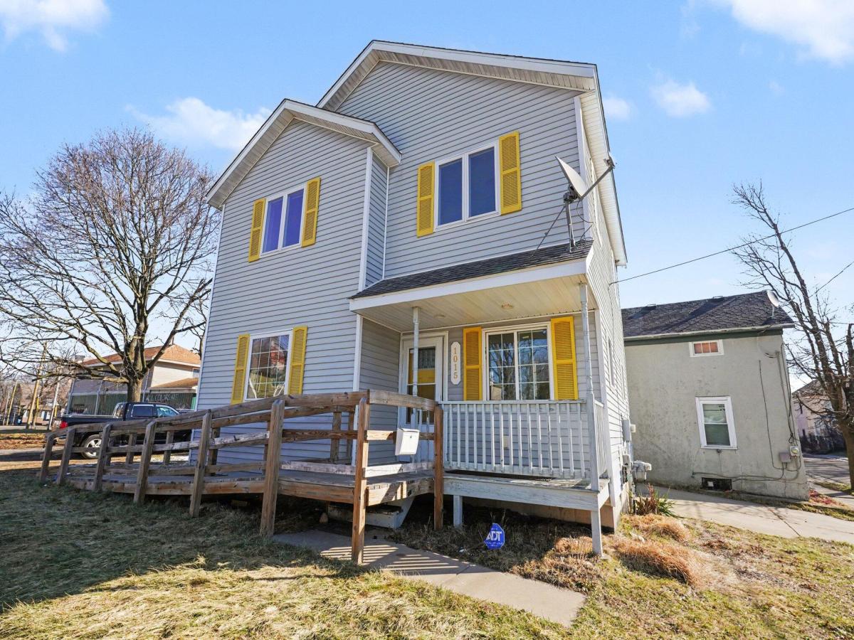 MLS #26008093 image #0