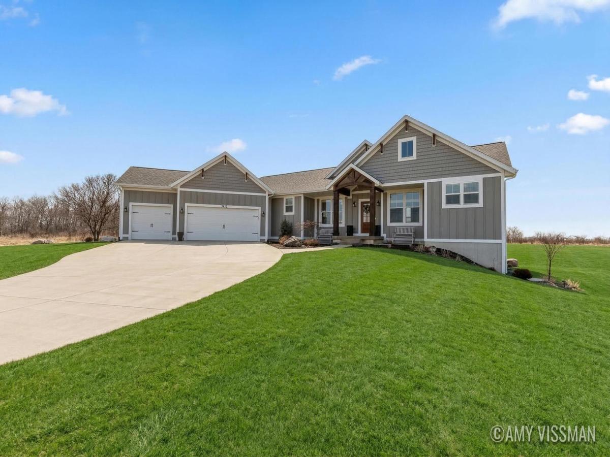 MLS #26009483 image #0
