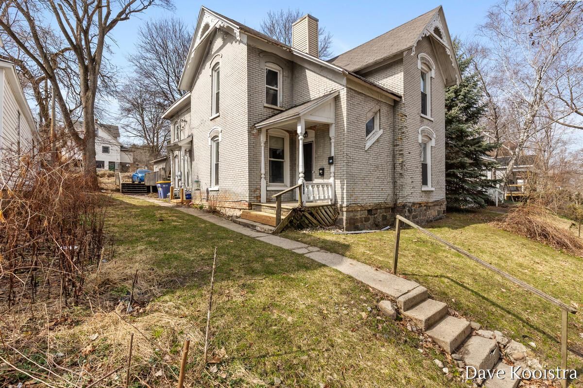 MLS #26011513 image #0