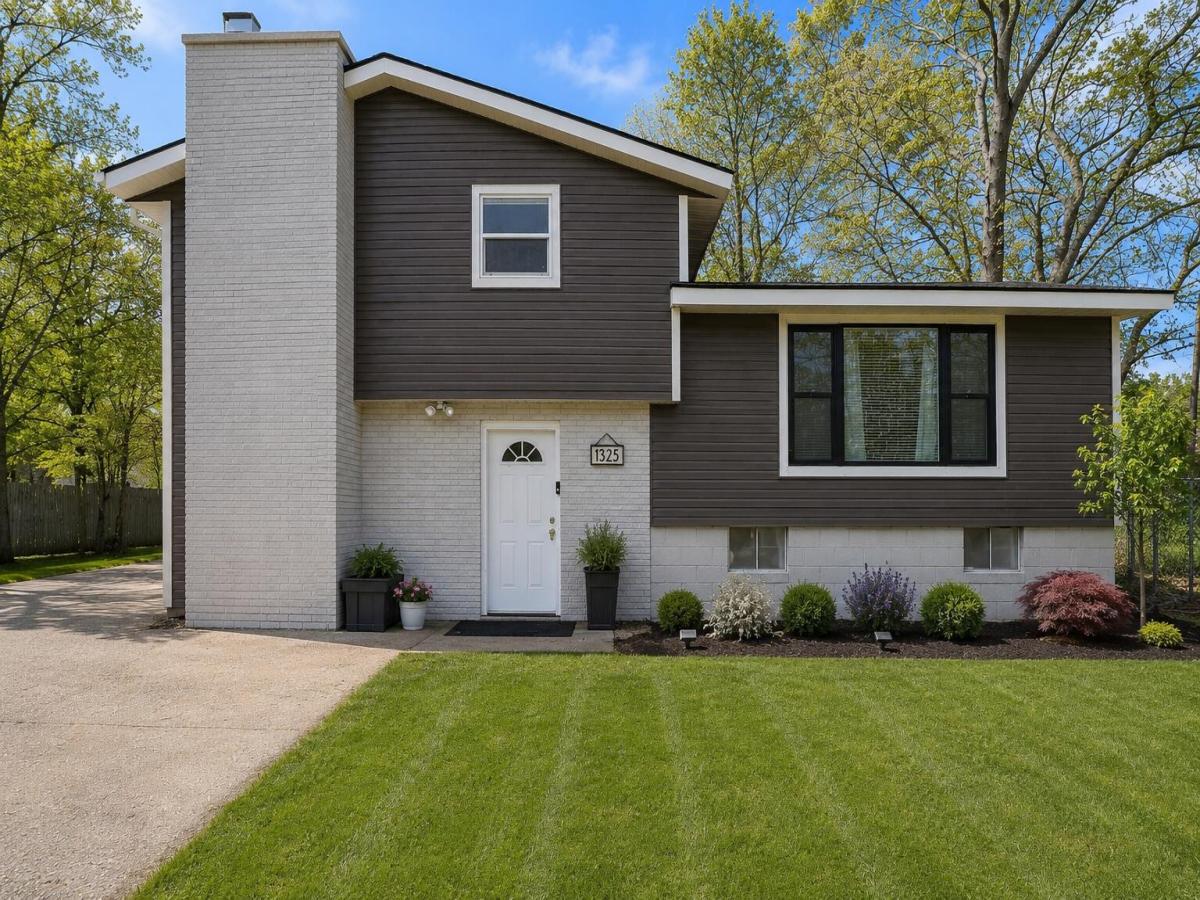 MLS #26013793 image #0