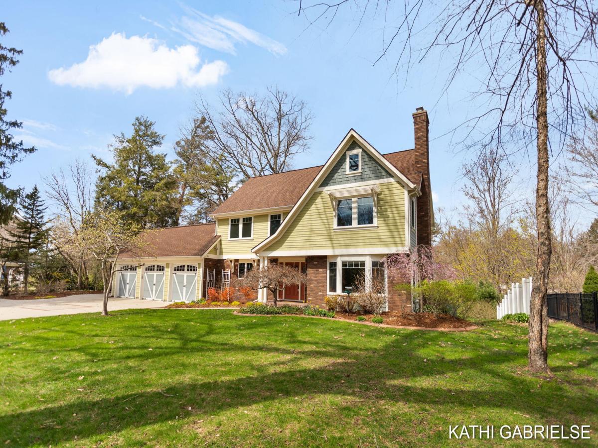 MLS #26016650 image #0