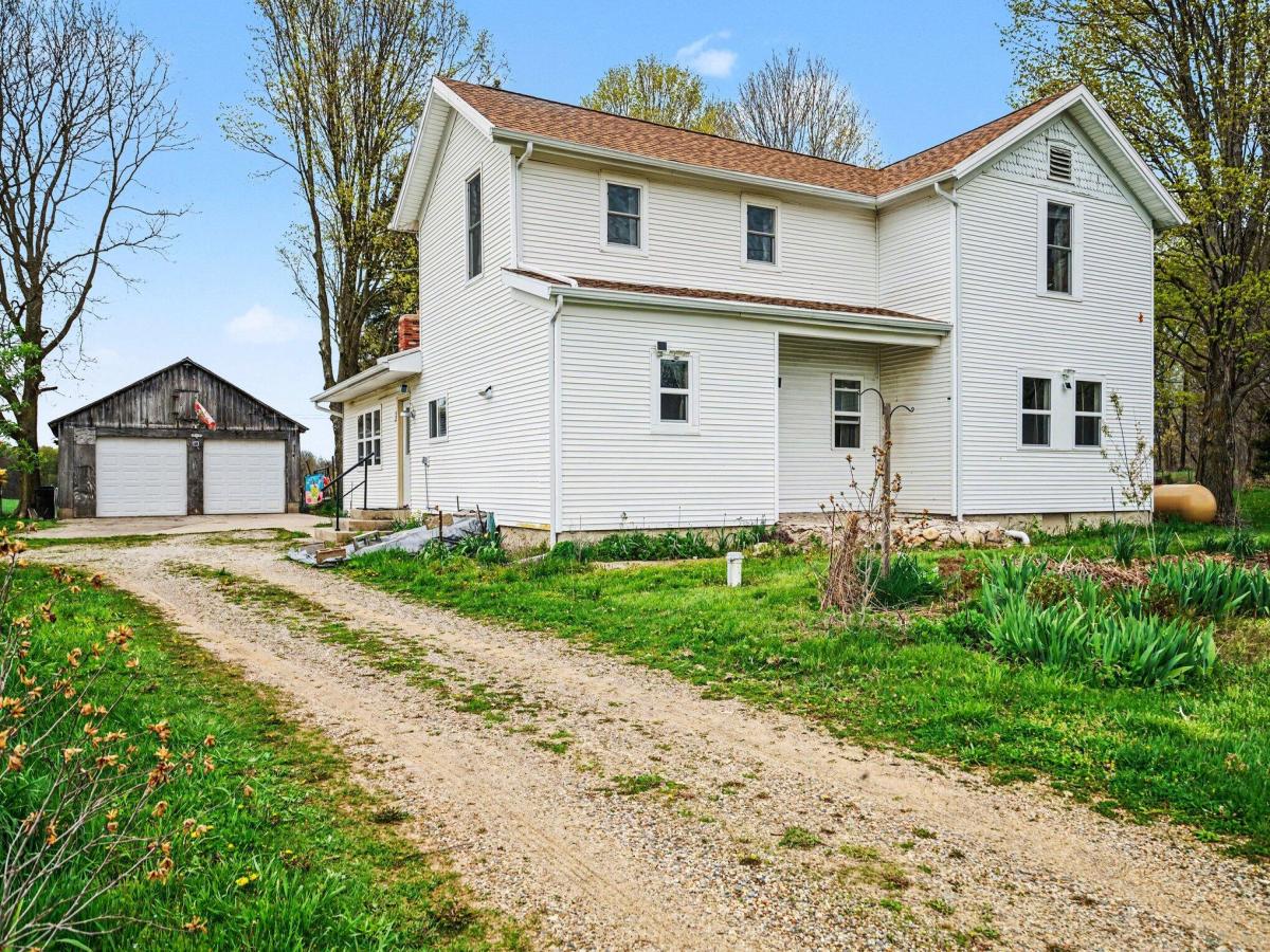MLS #26017976 image #0