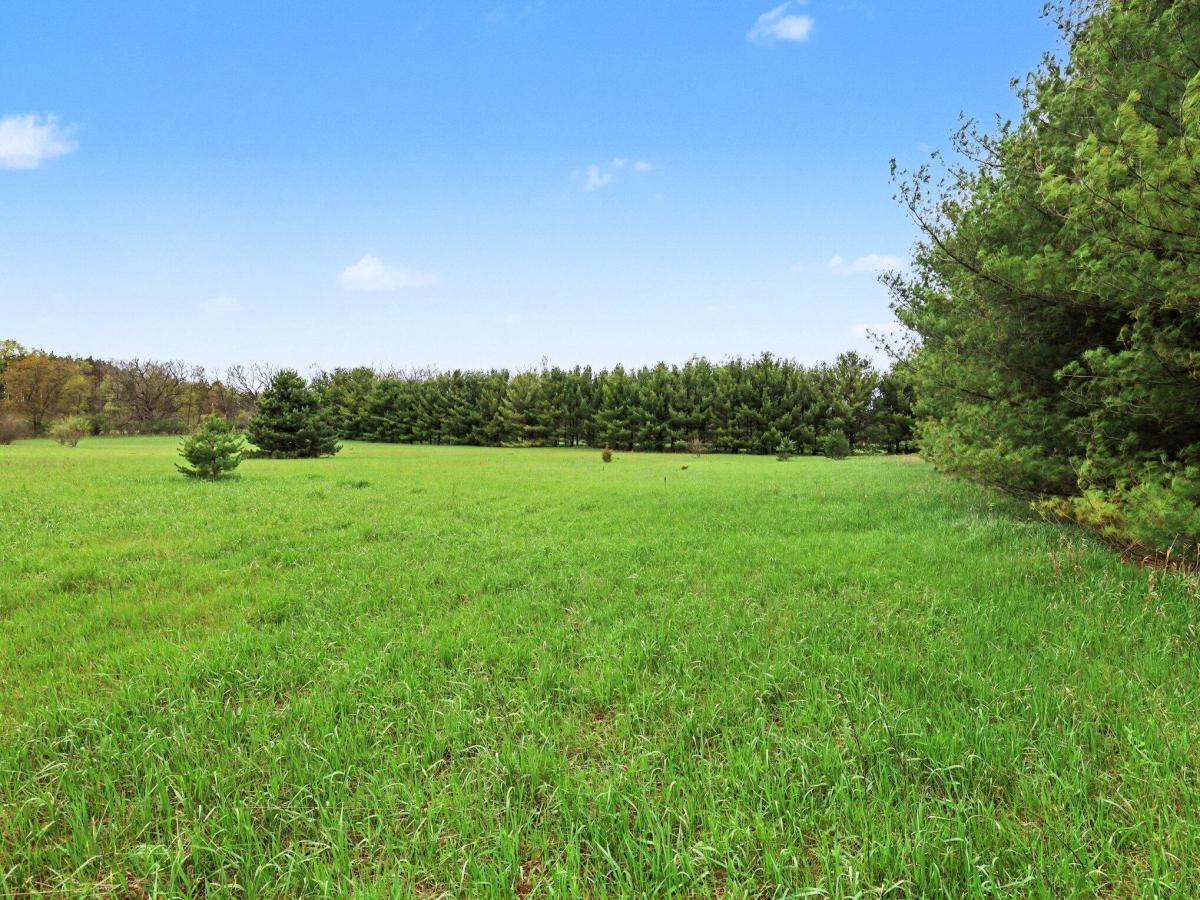 MLS #26018167 image #0