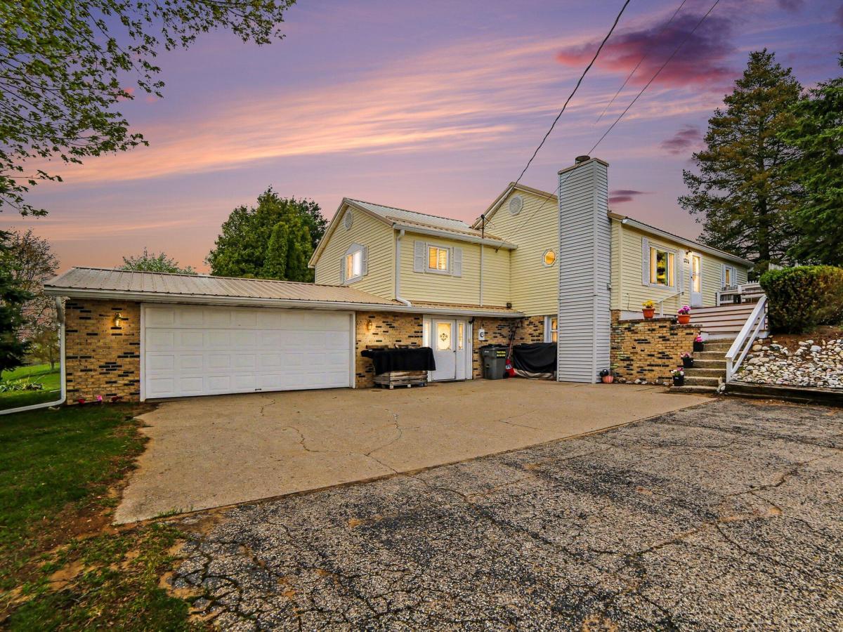 MLS #26018691 image #0