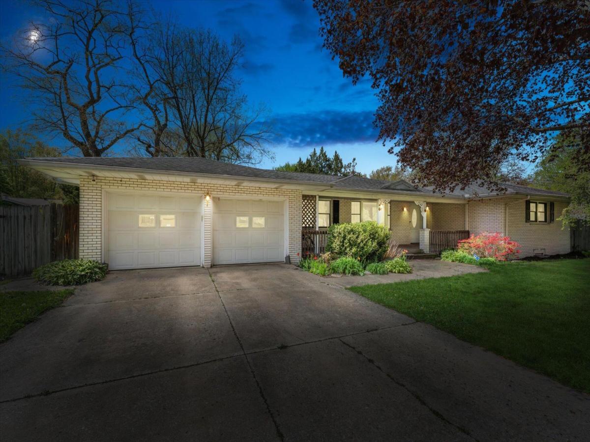 MLS #26018845 image #0