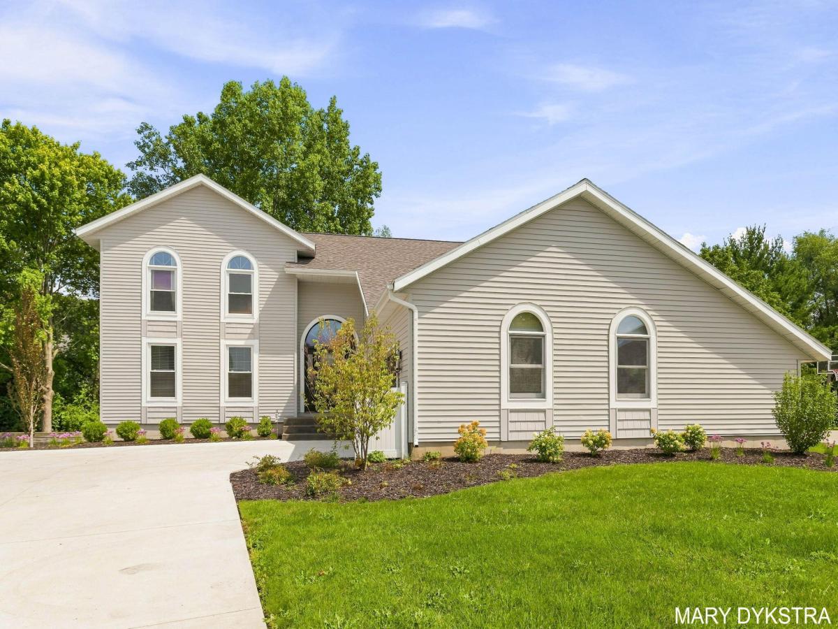 MLS #26018990 image #0