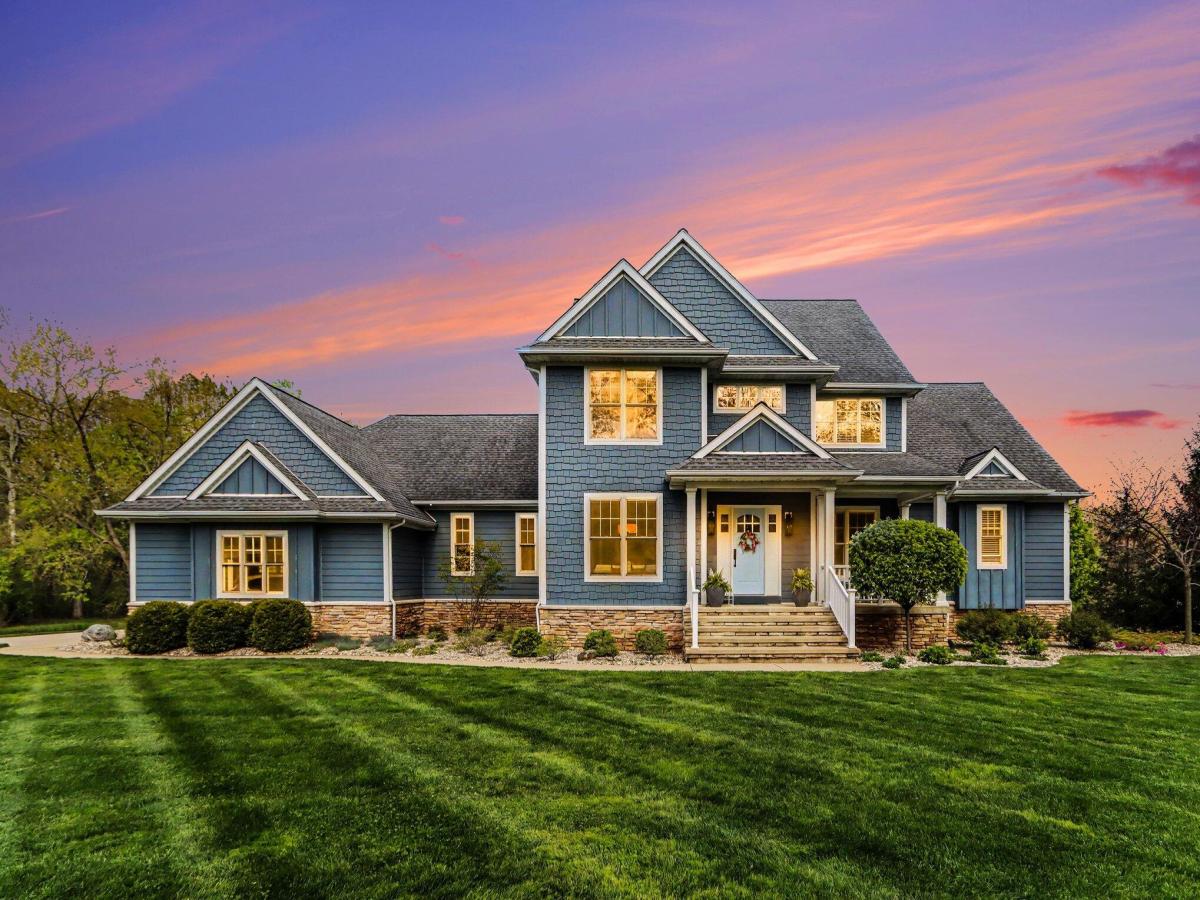 MLS #26021642 image #0