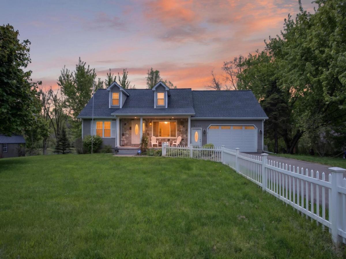 MLS #26021990 image #0