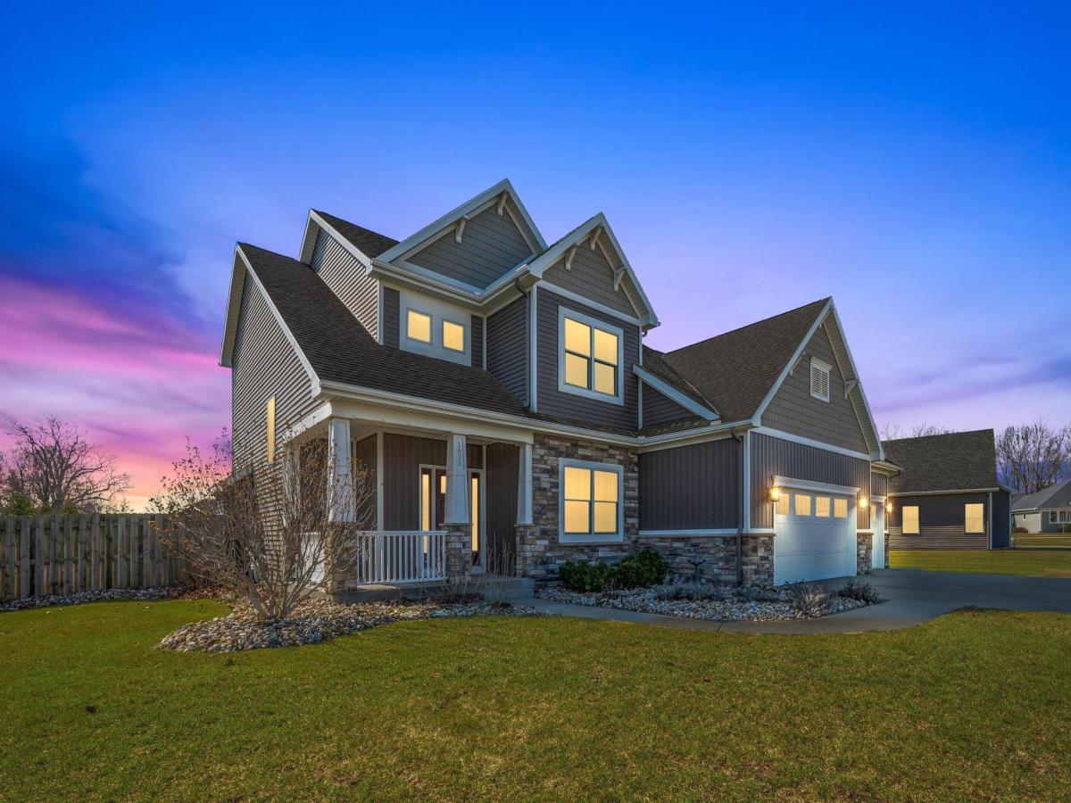 MLS #26026417 image #0