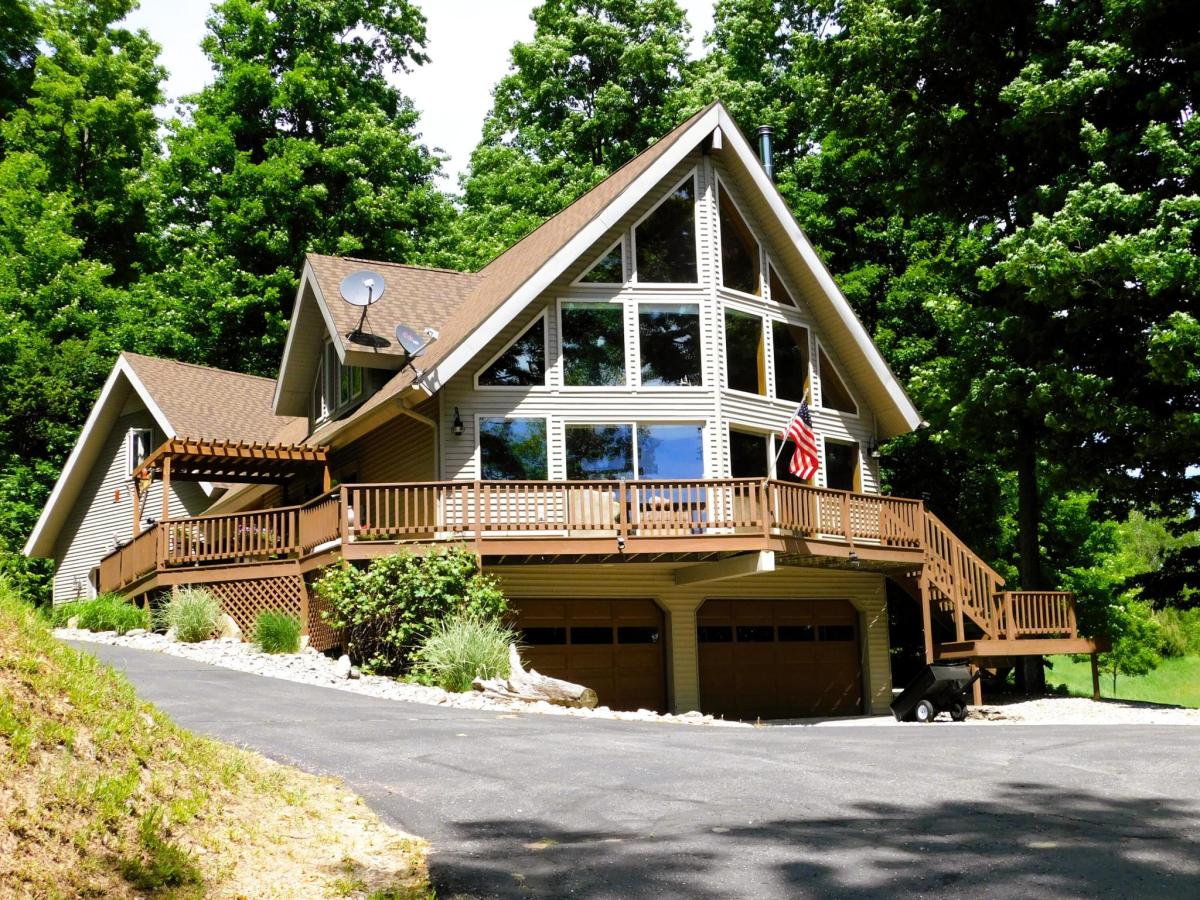 MLS #26026932 image #0