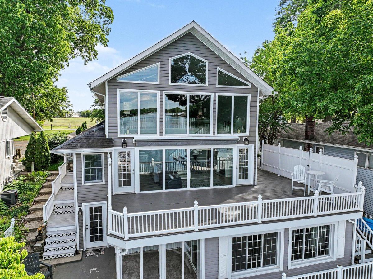 MLS #26026933 image #0