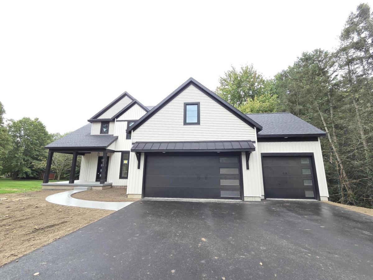 MLS #26027195 image #0