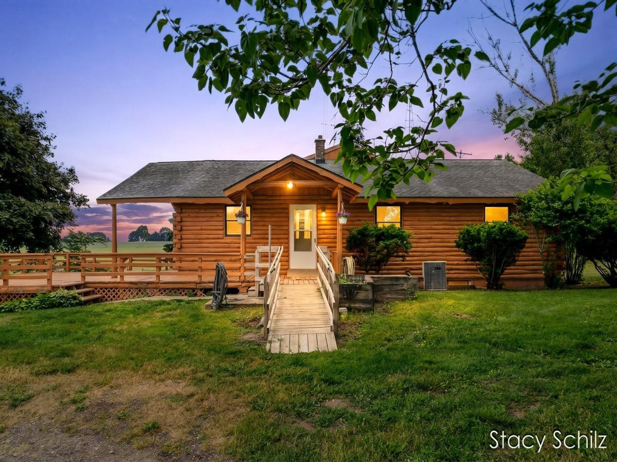 MLS #26027627 image #0