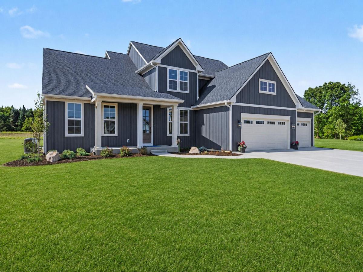 MLS #26027886 image #0