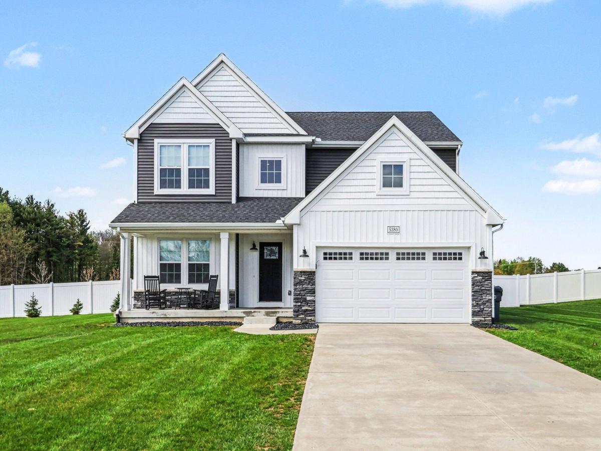 MLS #26028617 image #0