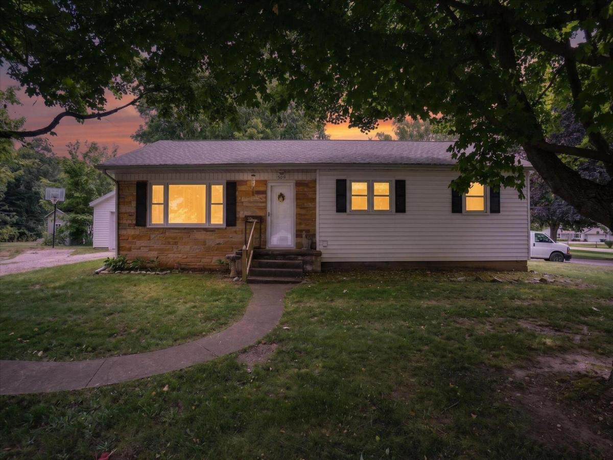 MLS #26028632 image #0